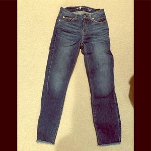 SIZE 26 7 For All Mankind Crop jeans. WORN ONCE.
